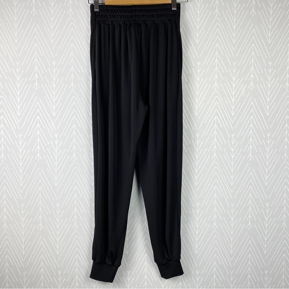 CINQ A SEPT Gisele Tie-Front Pants in Black. - Picture 4 of 11